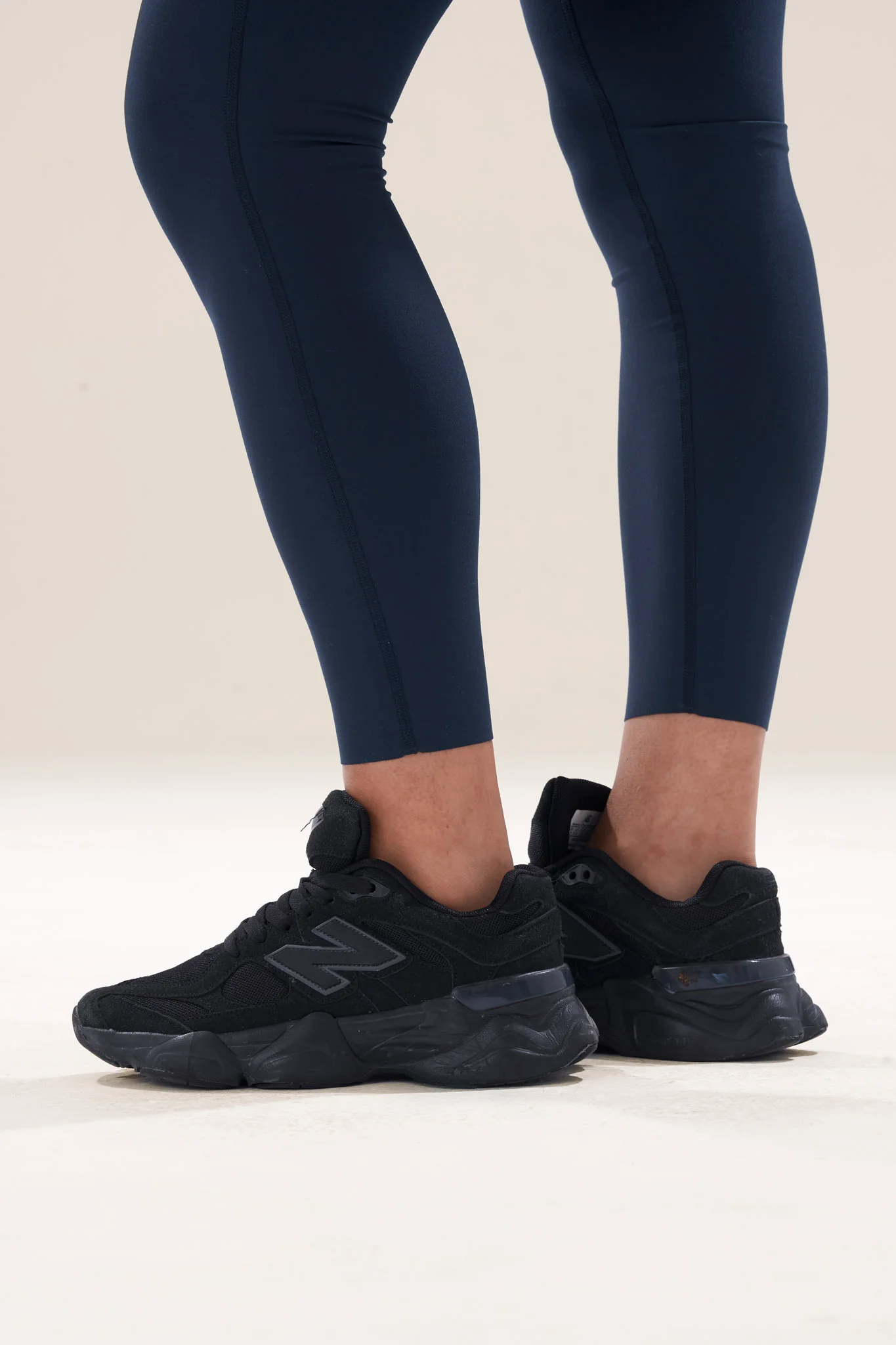 [PRE-ORDER] Contour Classic Leggings 2.0 in Dive - Image 5
