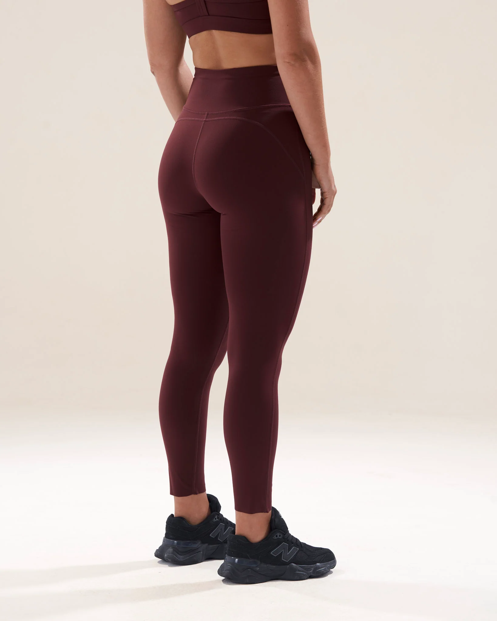 Contour Classic Leggings 2.0 in Sister - Image 2