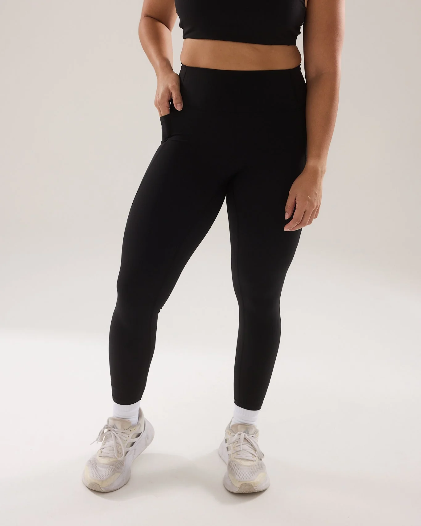 Contour Pocket Leggings (Full 24") in Black Sesame