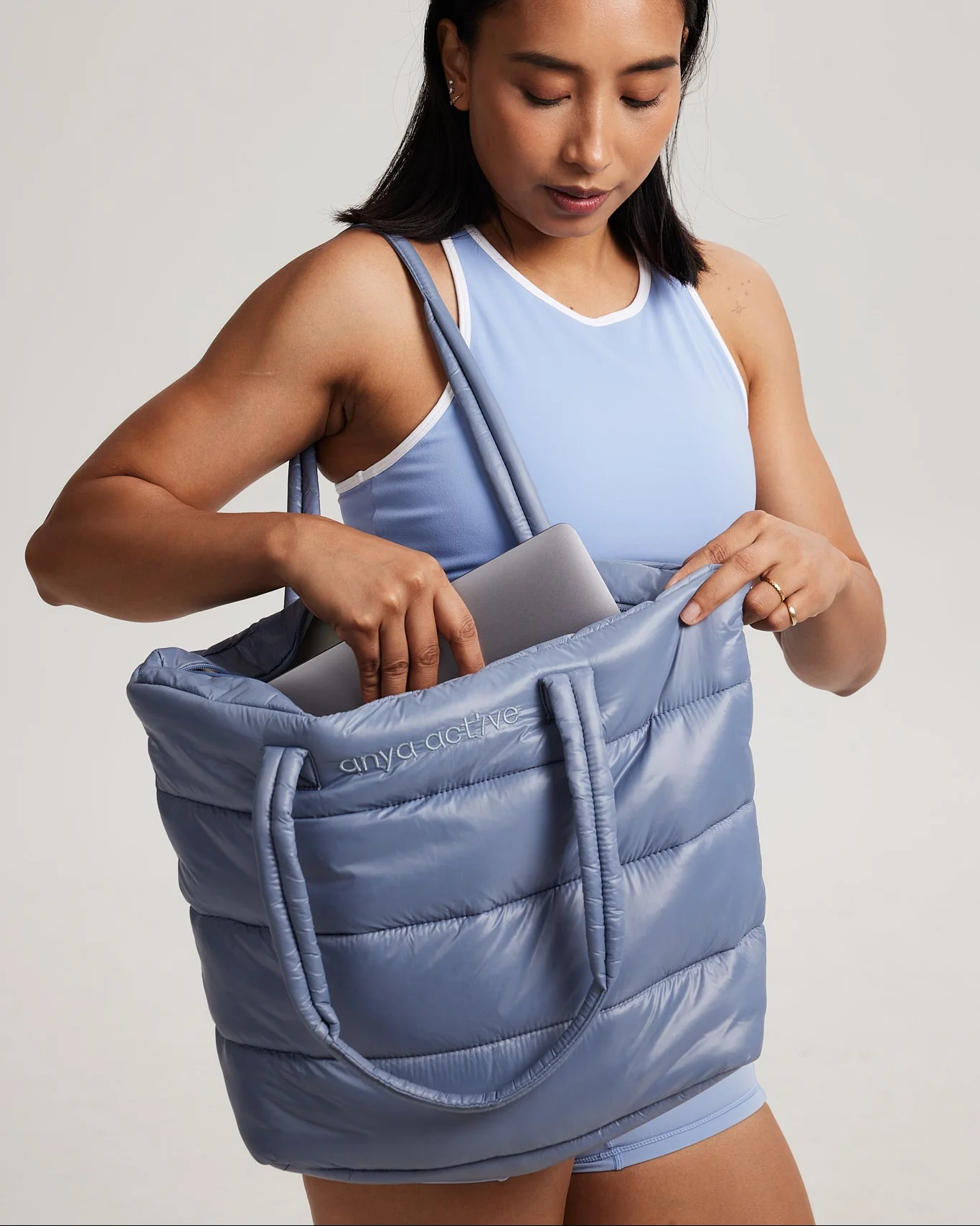 The On The Move Tote in Glacier - Image 5
